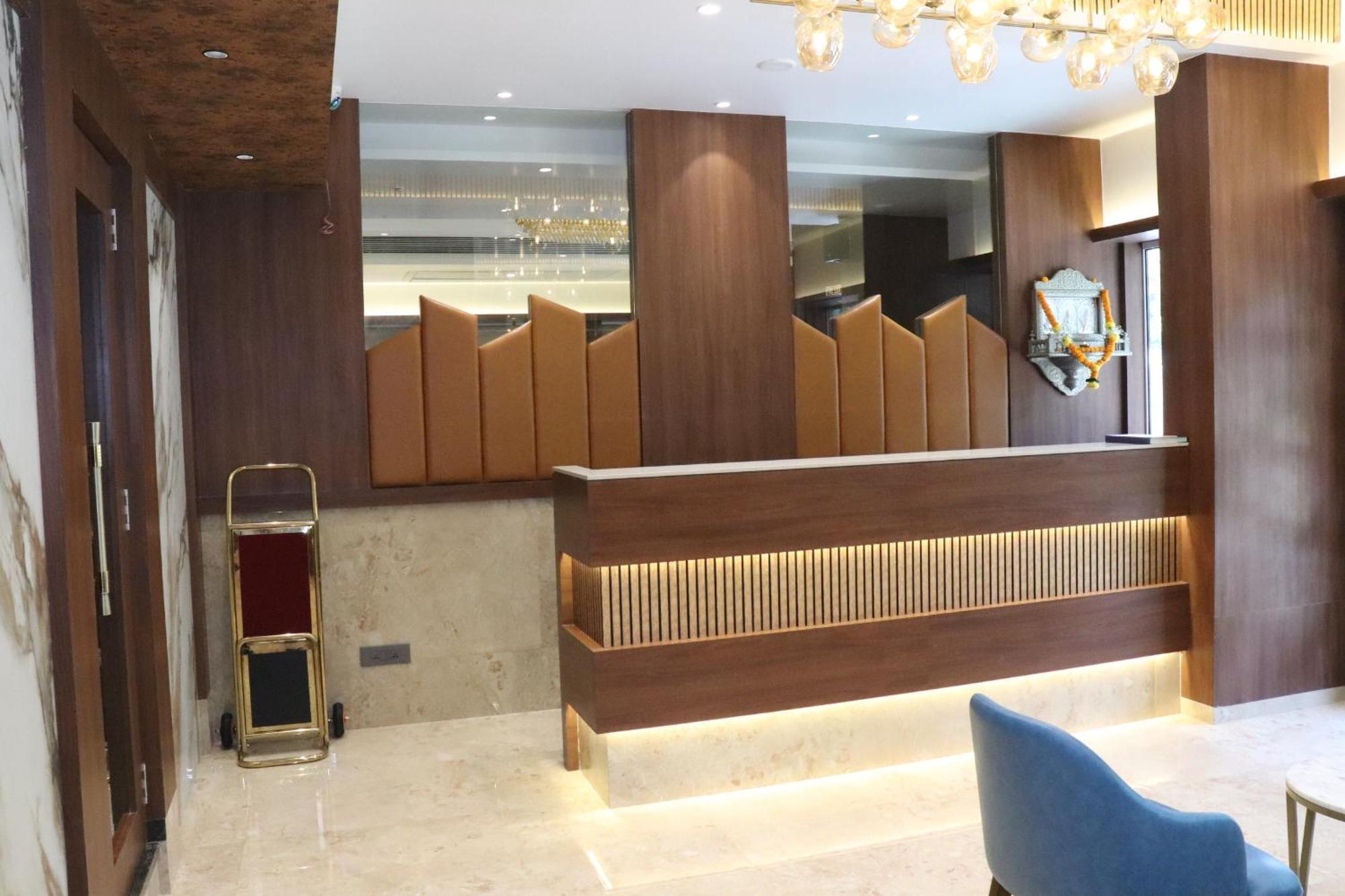 Hotel Golden Nest 塞恩 外观 照片