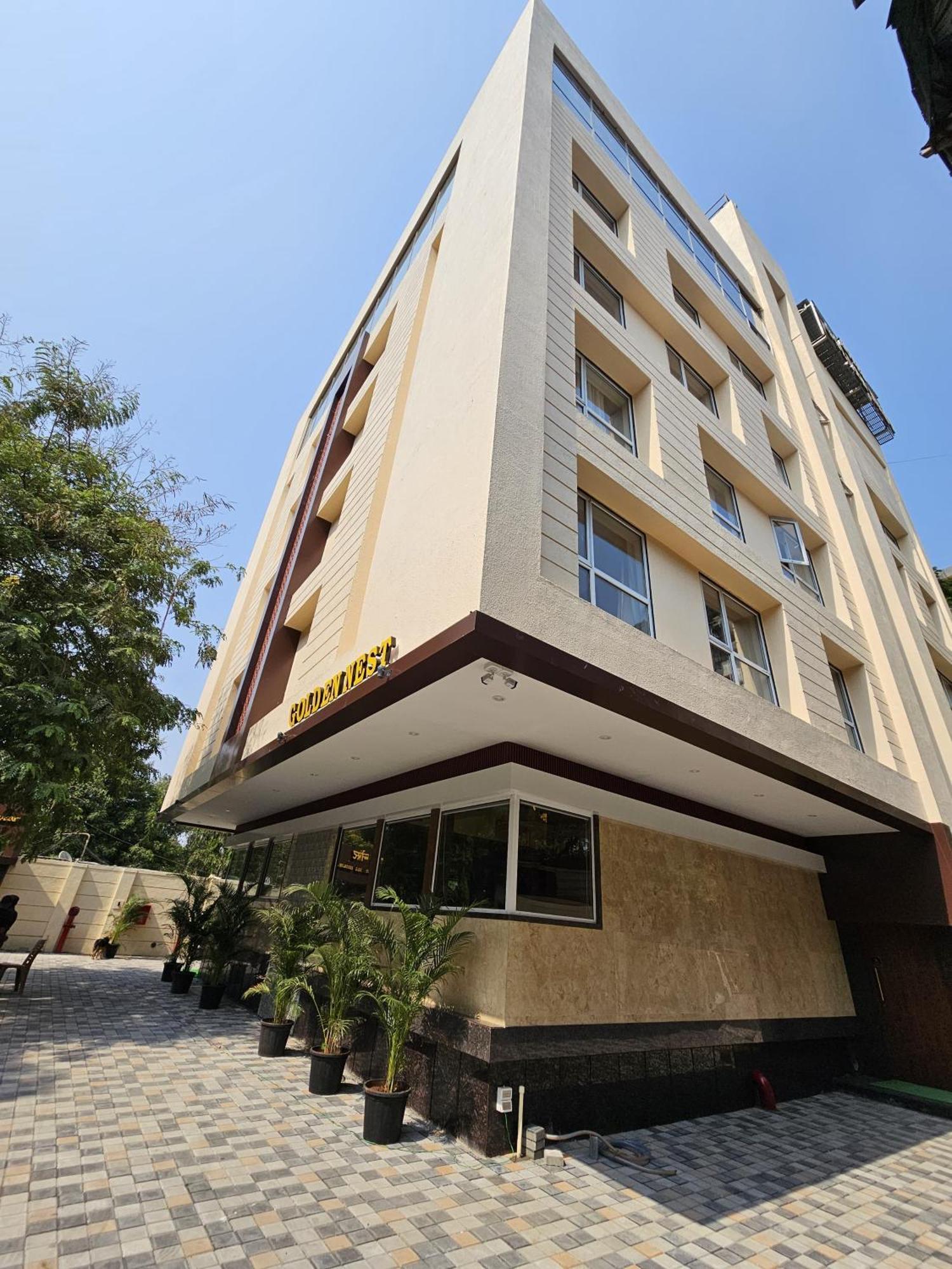 Hotel Golden Nest 塞恩 外观 照片